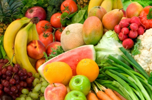 抗酸化物質を豊富に含むフレッシュな野菜や果物は、炎症の抑制にも有効