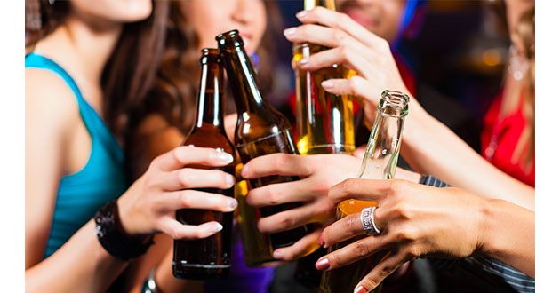 大量のアルコール摂取は急性胃炎がおこりやすくなる