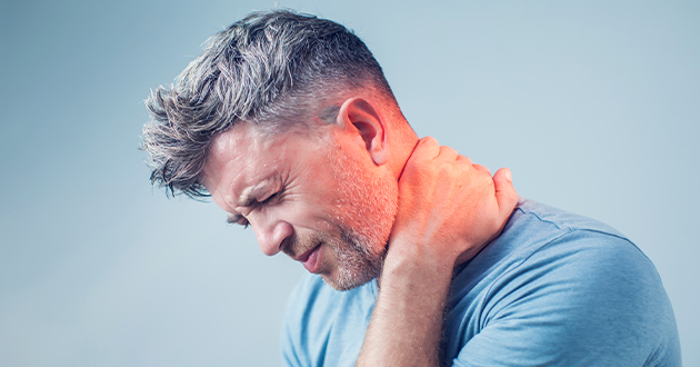 首こりは緊張性頭痛の原因のひとつ