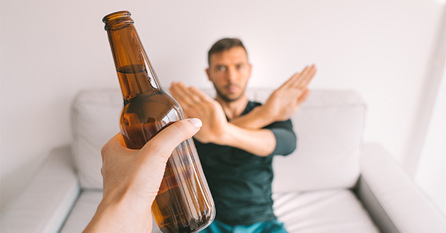 アルコール飲酒は前立腺肥大症を悪化させる